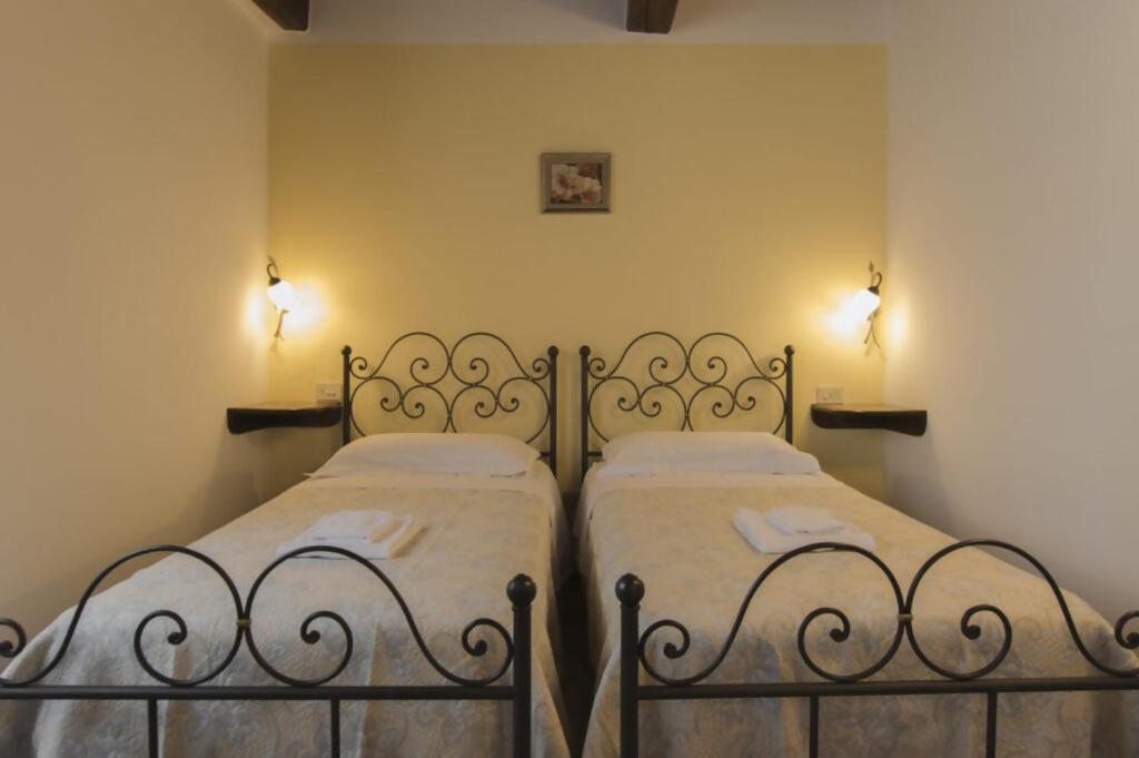 Agriturismo Podere La Casaccia بوبّي المظهر الخارجي الصورة