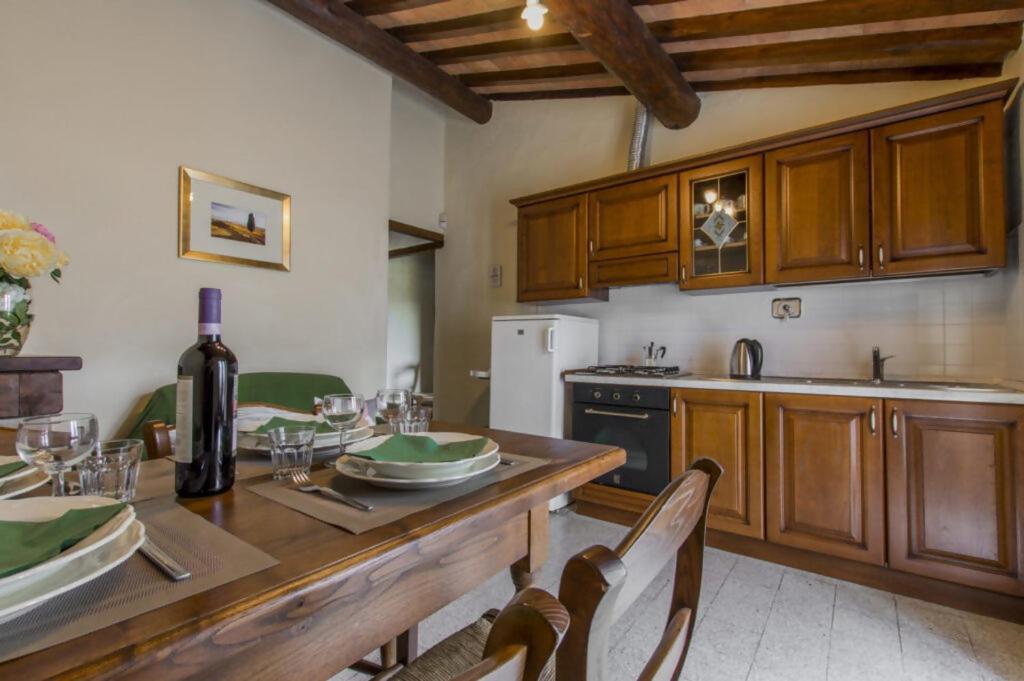 Agriturismo Podere La Casaccia بوبّي المظهر الخارجي الصورة